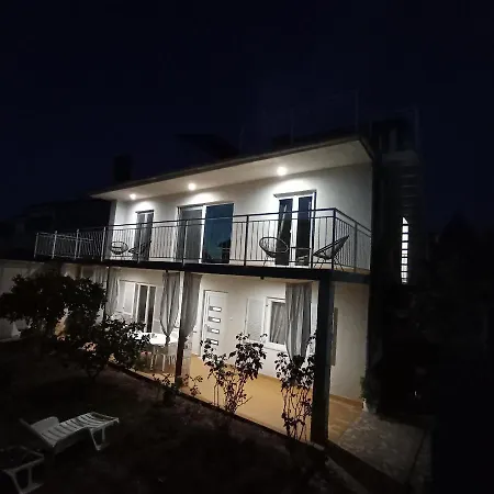 Monas I Apartment